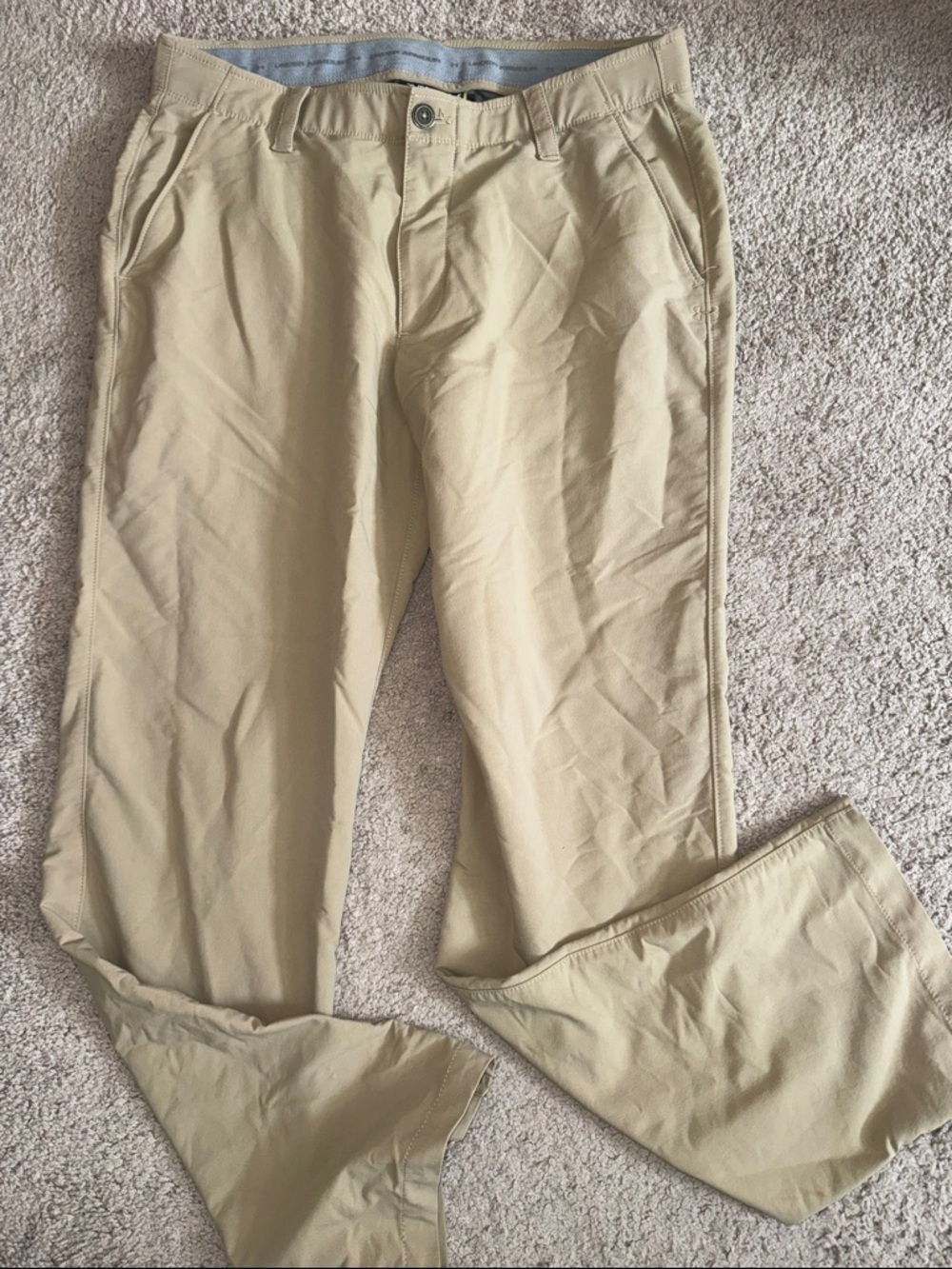 Under Armour men’s 36x32 khaki pants tan athletic casual